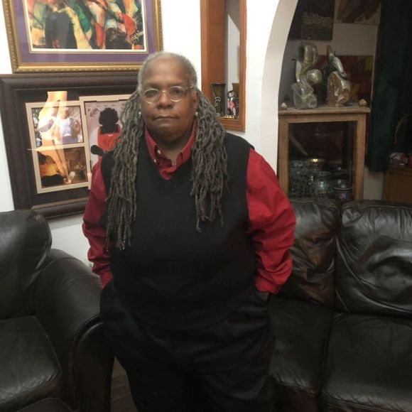 Meet your Posher, Kim - Picture 1 of 1